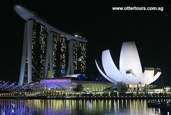 ChinaTown, Seafood Dinner at Popular Hawker Centre and Singapore River Cruise (Half Day Tour Package)