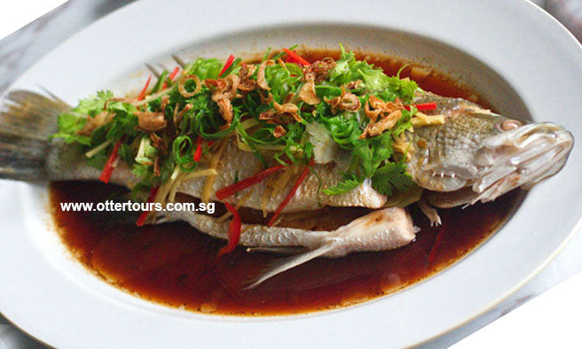 Seafood Dinner And Singapore River Cruise c/w Heritage Tour At Clarke Quay