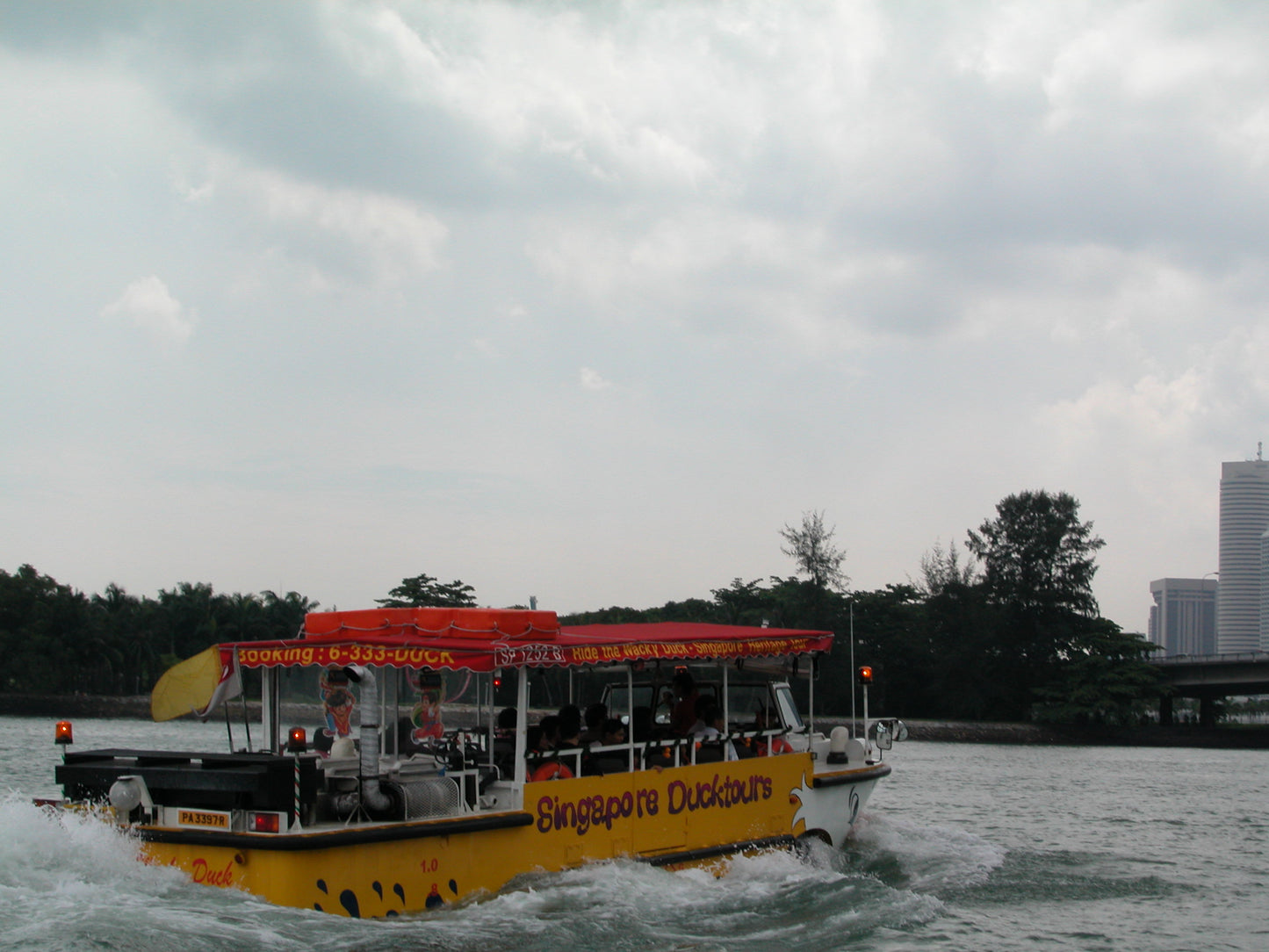 Marina Bay Watch -Educational Tour (4hrs) with Packed Lunch and Drinks