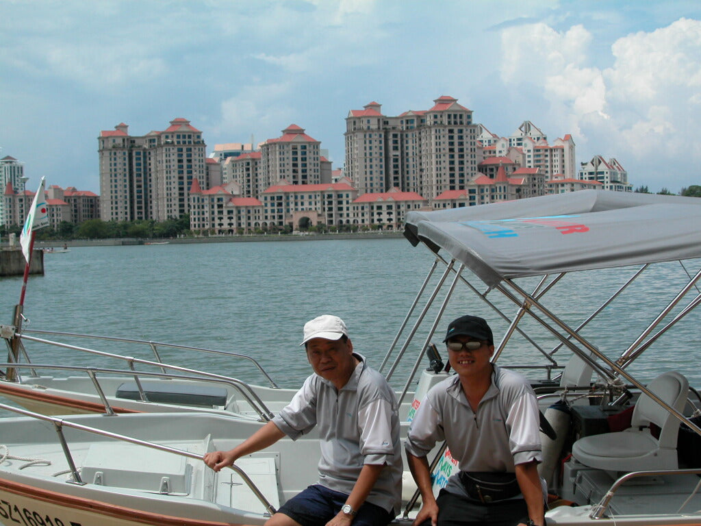 Marina Bay Watch -Educational Tour (4hrs) with Packed Lunch and Drinks